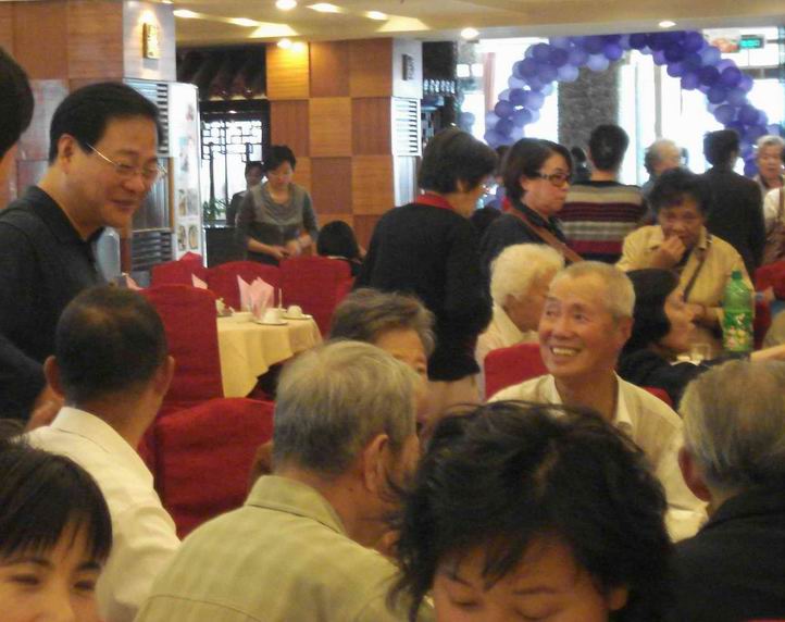 饭菜还合口味么？